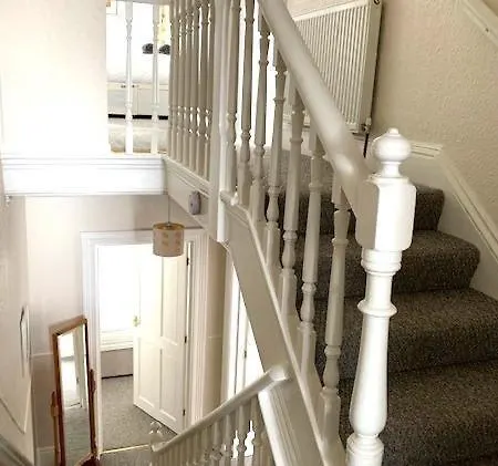 Landing Central Location Great For Families *